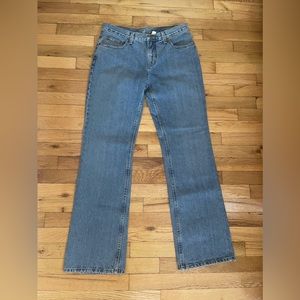 Light wash denim jeans, real denim, mid-rise!